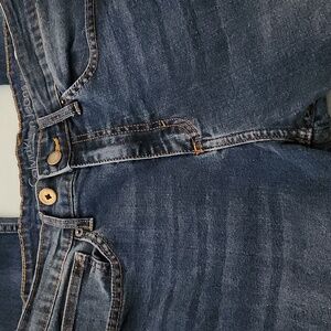 Calvin Klein Pre-Owned Blue Denim Jeans measures 32" X 26"